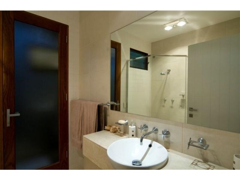 1/12 Elizabeth  St, Noosaville QLD 4566