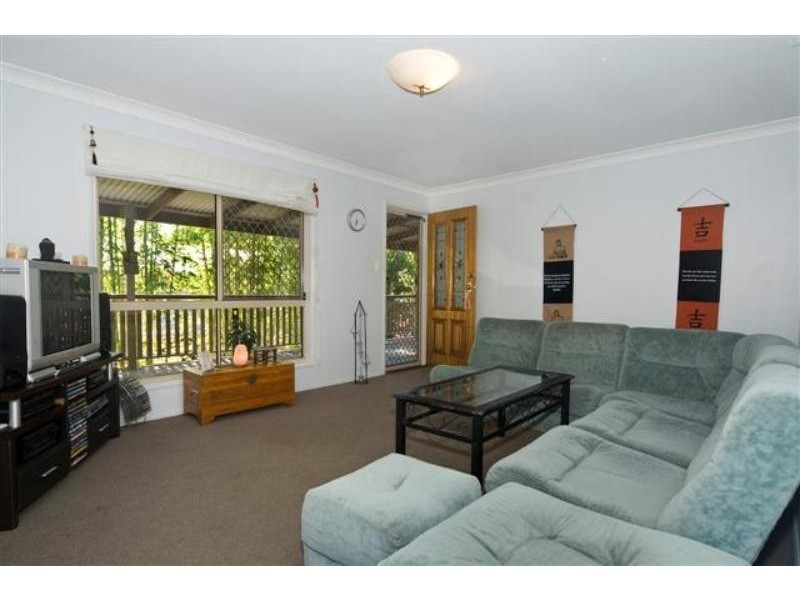 18 Val Cres, Noosaville QLD 4566