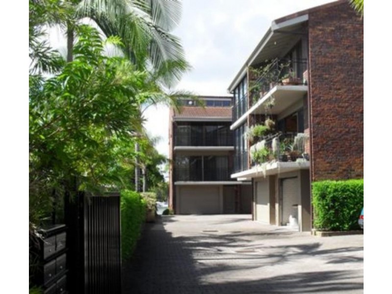 4/4 Peza  Ct, Noosa Heads QLD 4567