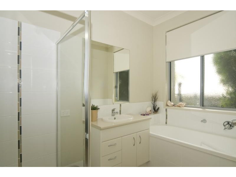 106 The Avenue -, Peregian Springs QLD 4573