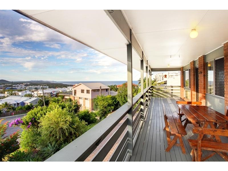 7 Greenoaks Dr, Coolum Beach QLD 4573