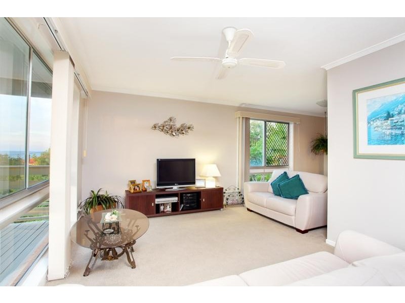 7 Greenoaks Dr, Coolum Beach QLD 4573
