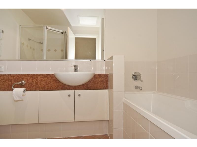 327 Noosa Springs Dr, Noosa Springs QLD 4567