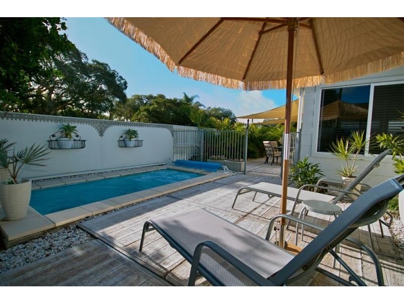 12 Landrail St, Peregian Beach QLD 4573