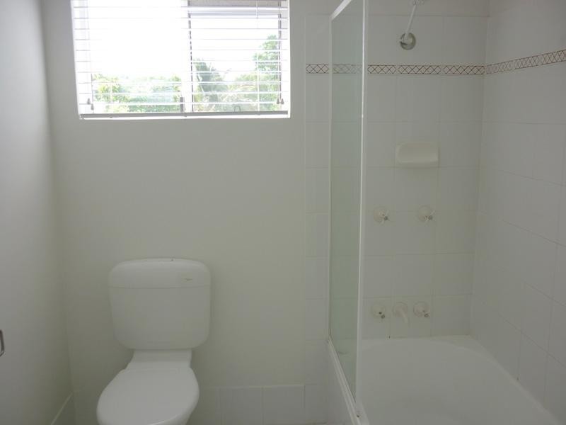 2/70 Southern Cross Pde, Sunrise Beach QLD 4567