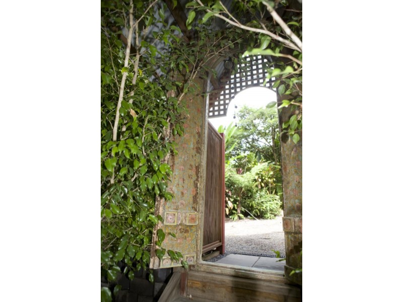 210 Lone Hand Rd, Eumundi QLD 4562