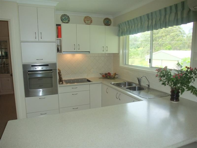 5 Kingsgate Dr, Tinbeerwah QLD 4563