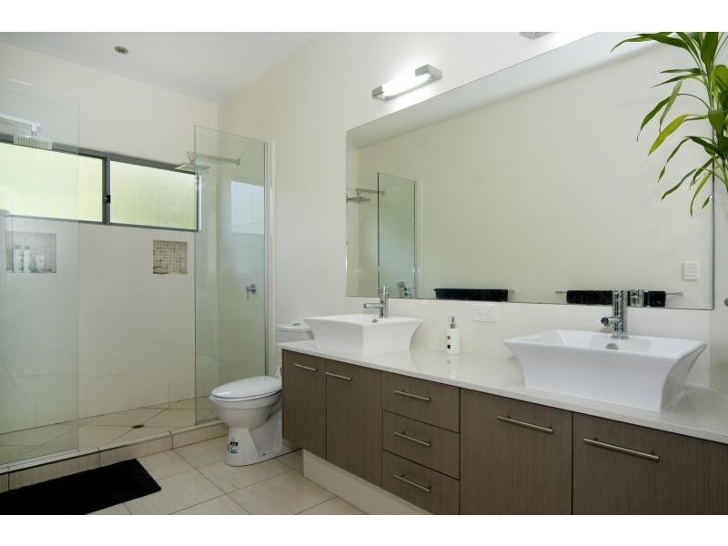 8 Berry Ct, Mount Coolum QLD 4573