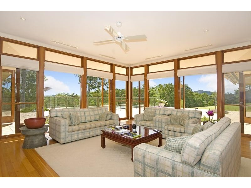 45 Mackay Ct, Tinbeerwah QLD 4563