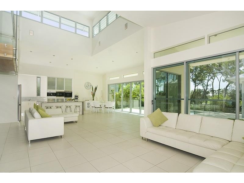 24 Lakeside Dr, Peregian Springs QLD 4573