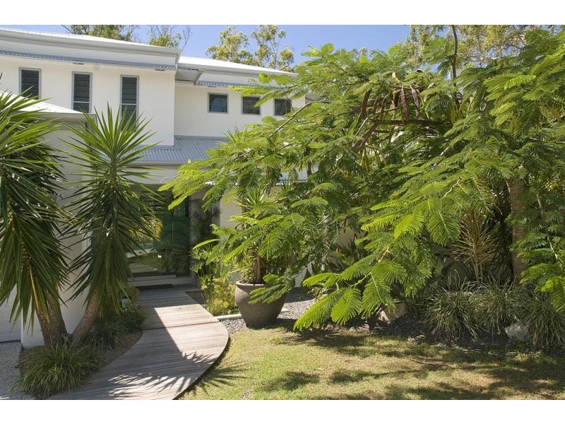 24 Lakeside Dr, Peregian Springs QLD 4573