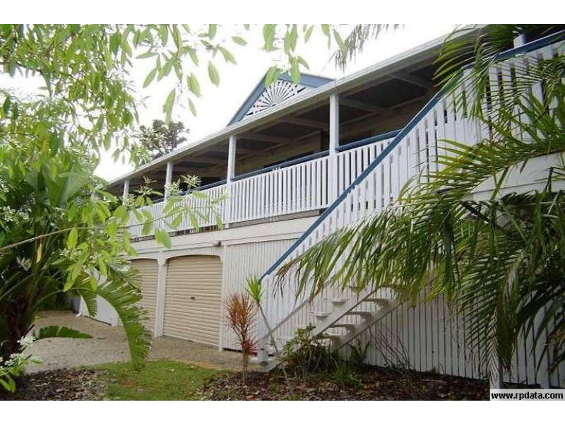 2 Flagship Ct, Castaways Beach QLD 4567
