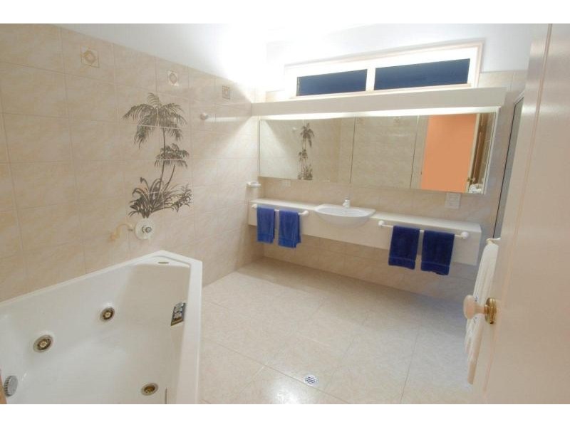 122 Elouera Dr, Ninderry QLD 4561