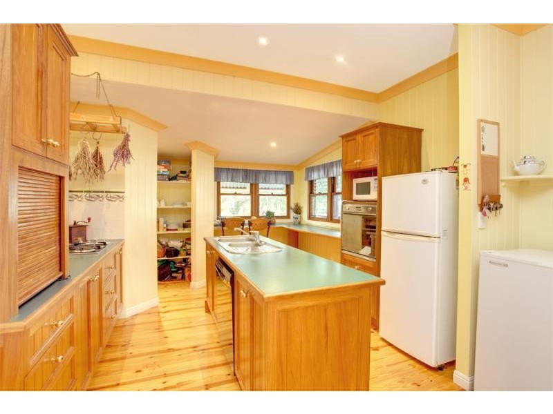 6 Kim Cl, Mount Coolum QLD 4573