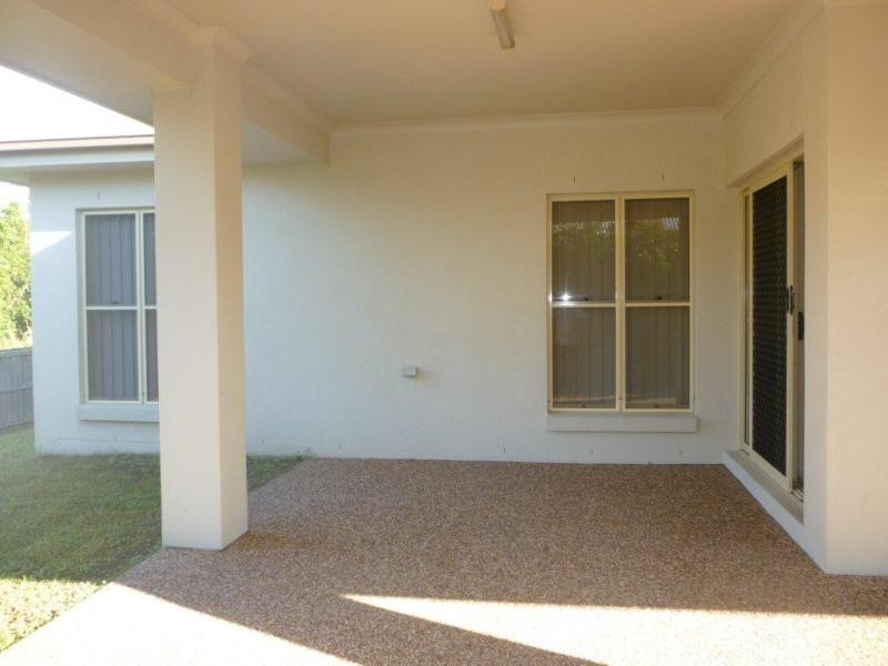 5 Riviera Cres, Peregian Springs QLD 4573