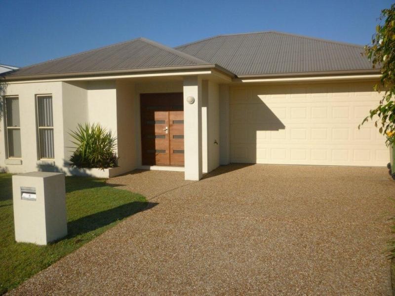 5 Riviera Cres, Peregian Springs QLD 4573