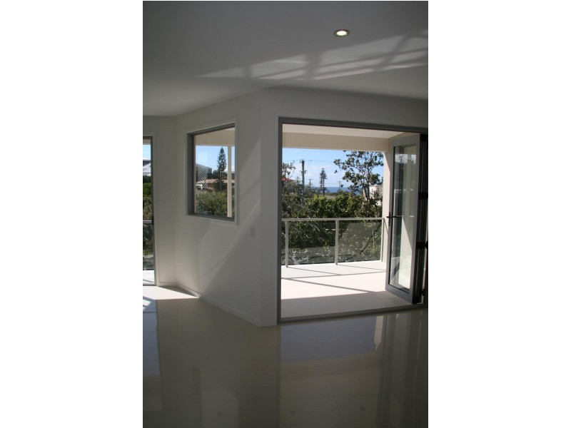 1 & 2/36 Ventura St, Sunrise Beach QLD 4567