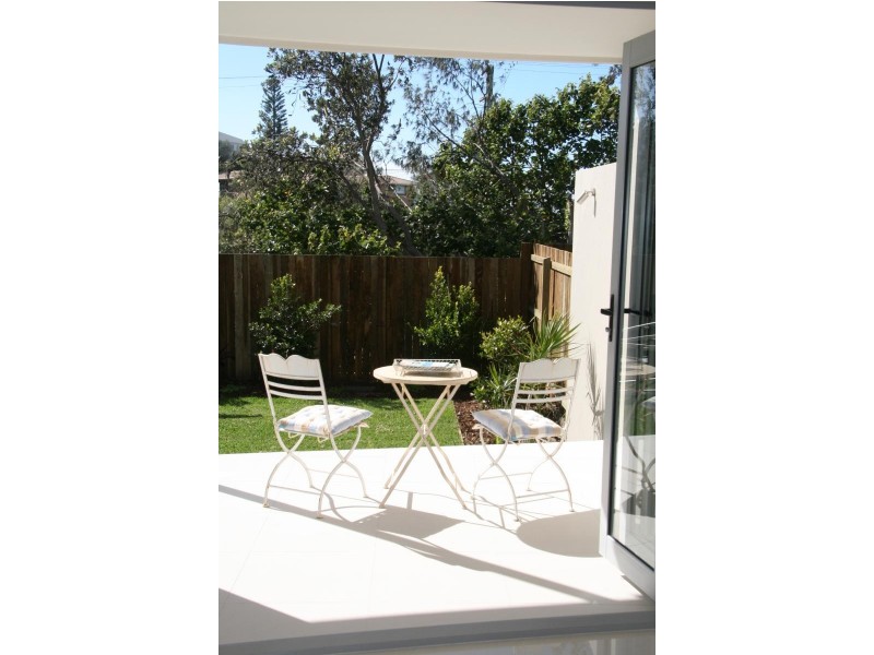 1 & 2/36 Ventura St, Sunrise Beach QLD 4567