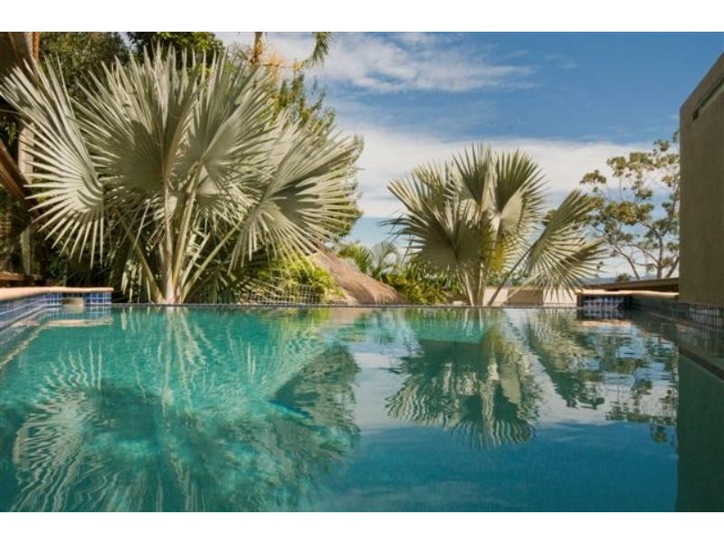 4 Nairana  Rest, Noosa Heads QLD 4567