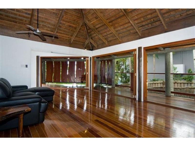 4 Nairana  Rest, Noosa Heads QLD 4567