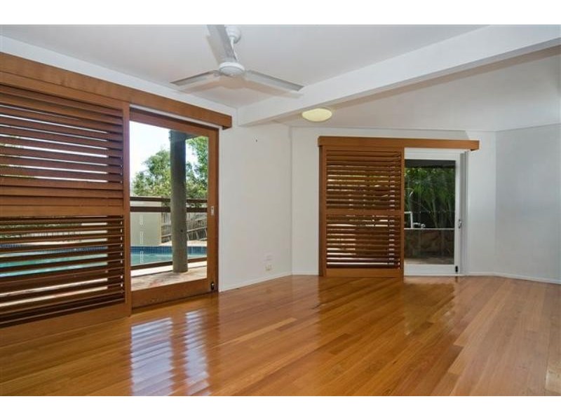 4 Nairana  Rest, Noosa Heads QLD 4567