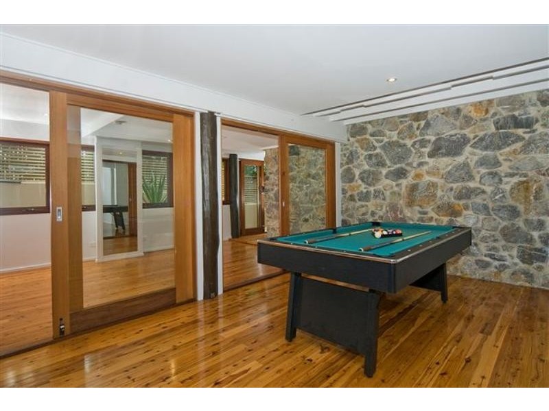 4 Nairana  Rest, Noosa Heads QLD 4567