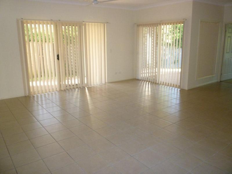 5 Riviera Cres, Peregian Springs QLD 4573