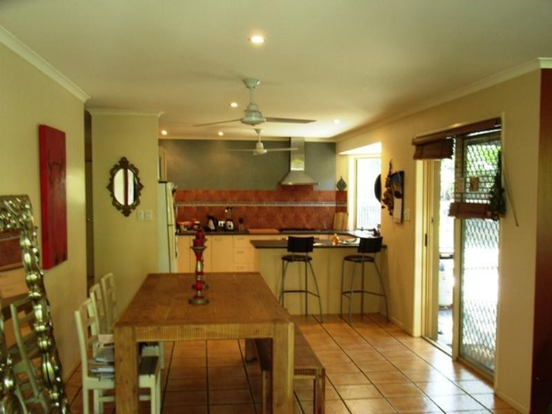 8 Dayspring St, Sunrise Beach QLD 4567