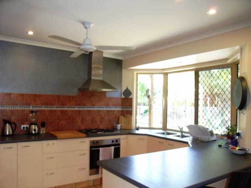 8 Dayspring St, Sunrise Beach QLD 4567