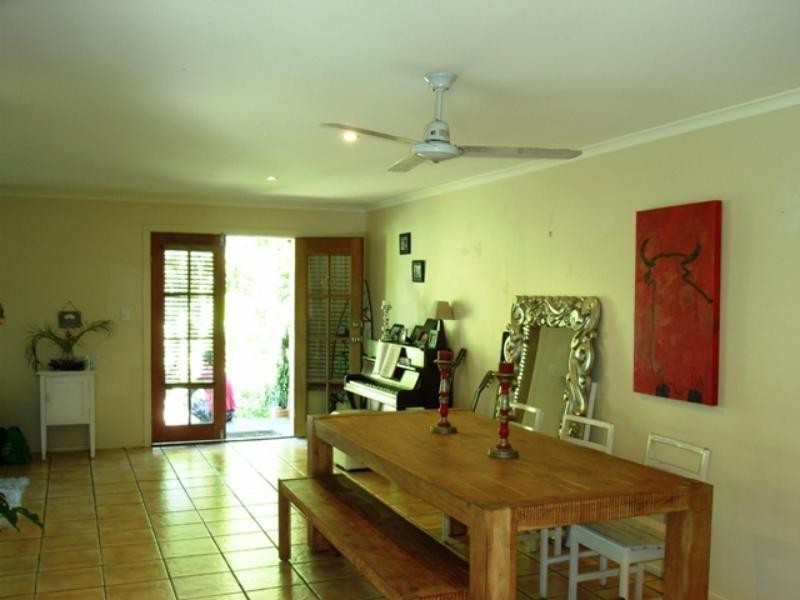 8 Dayspring St, Sunrise Beach QLD 4567