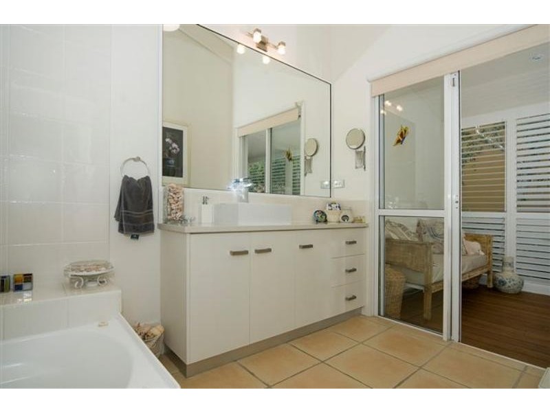 2/15 Howard St, Noosaville QLD 4566
