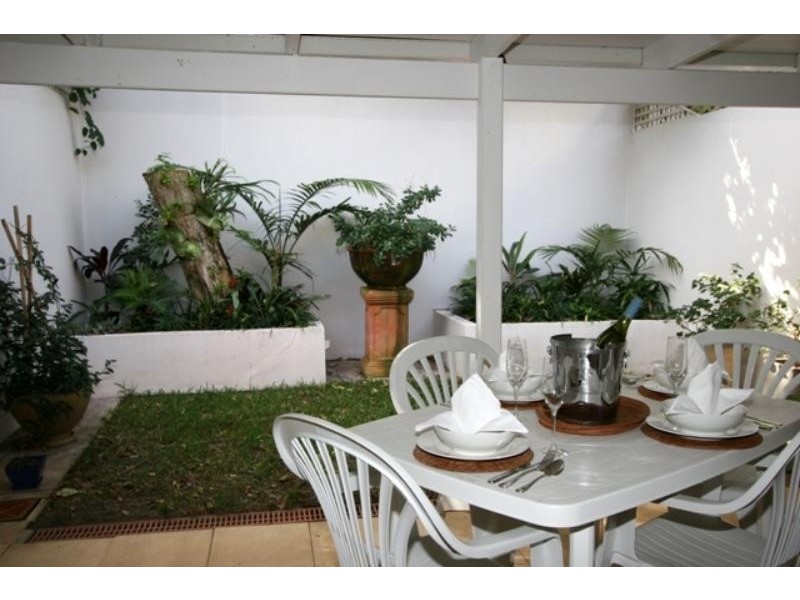 2/12 Ray St, Sunshine Beach QLD 4567