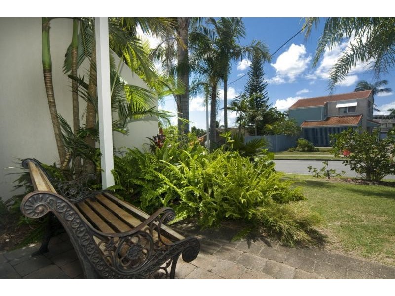 2/17 Margit Cres, Sunrise Beach QLD 4567