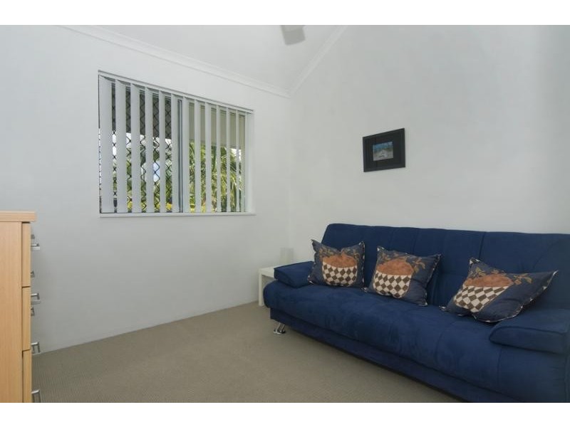 2/17 Margit Cres, Sunrise Beach QLD 4567