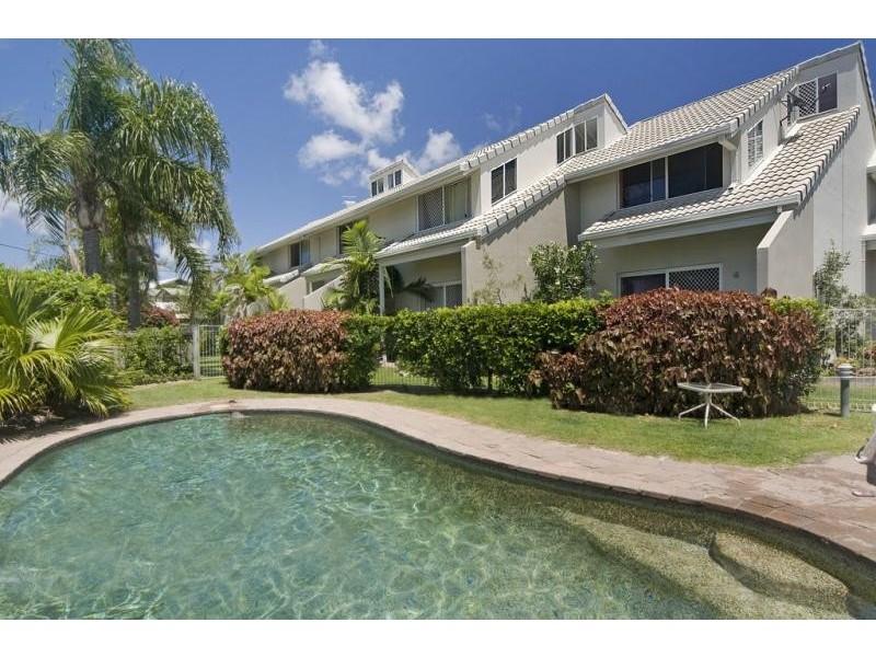 2/17 Margit Cres, Sunrise Beach QLD 4567