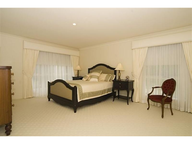 27 Stratford Park Dr, Pomona QLD 4568