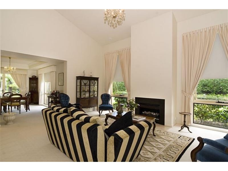 27 Stratford Park Dr, Pomona QLD 4568