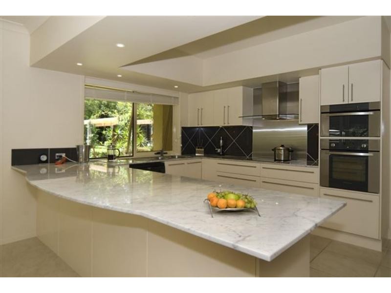 27 Stratford Park Dr, Pomona QLD 4568