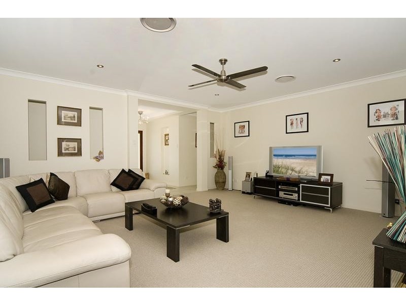 4 Shoal Ct, Peregian Springs QLD 4573