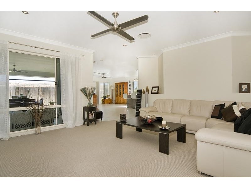 4 Shoal Ct, Peregian Springs QLD 4573