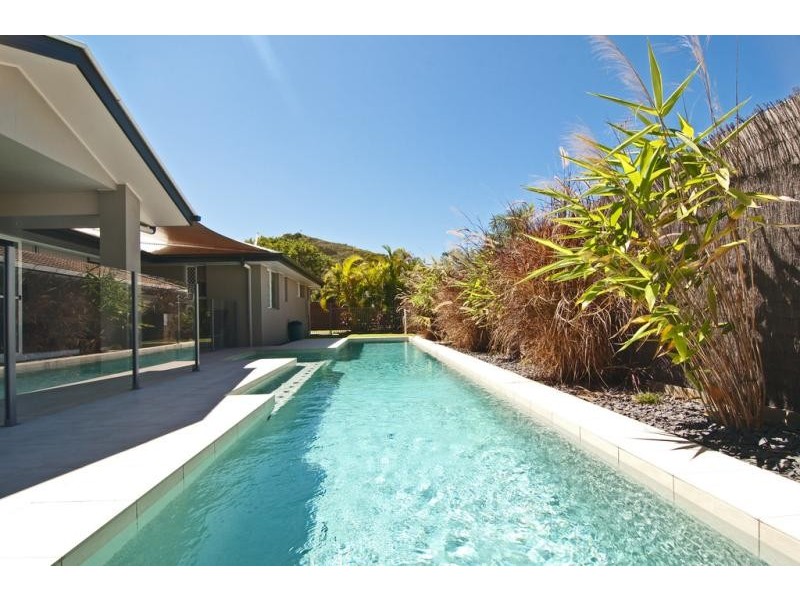 4 Waratah Cl, Coolum Beach QLD 4573