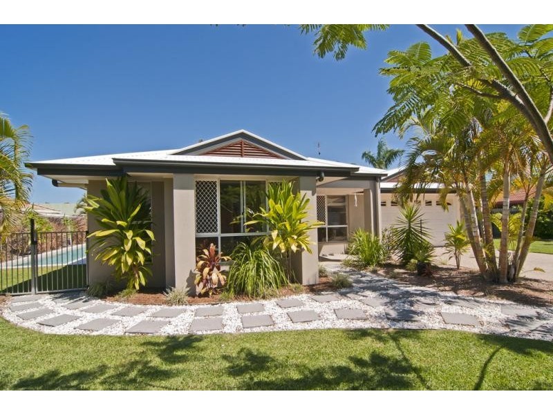 4 Waratah Cl, Coolum Beach QLD 4573