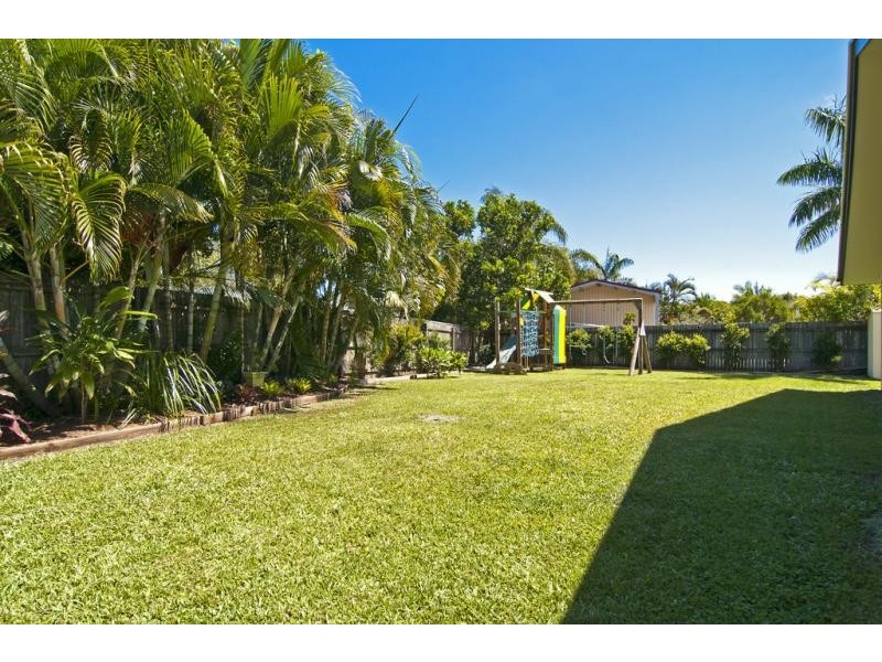 4 Waratah Cl, Coolum Beach QLD 4573