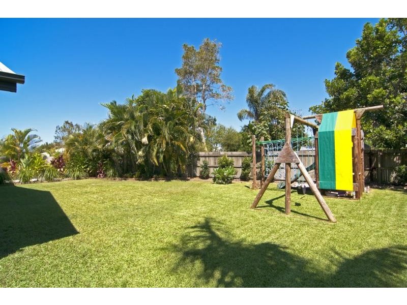 4 Waratah Cl, Coolum Beach QLD 4573