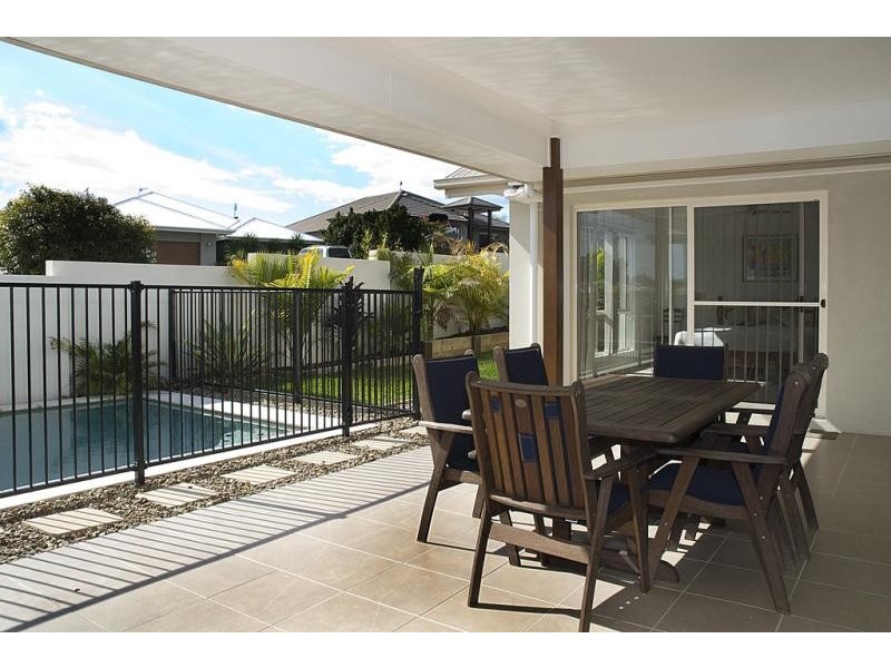 2 Nicklaus Lane, Peregian Springs QLD 4573