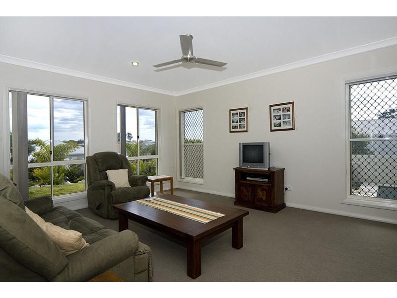 2 Nicklaus Lane, Peregian Springs QLD 4573