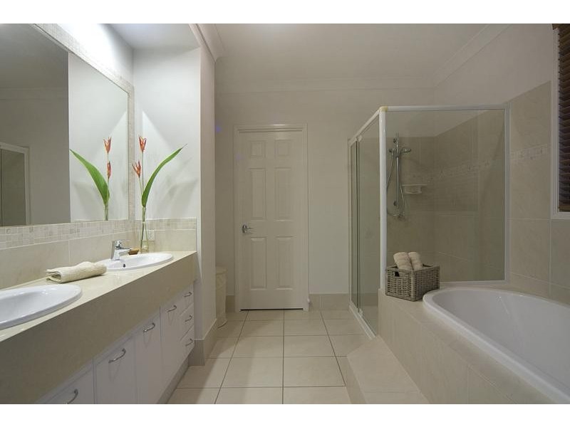 16 Greenside Ct, Peregian Springs QLD 4573