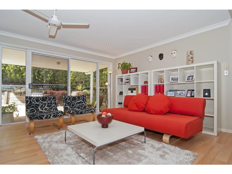 10 Flagship Ct, Castaways Beach QLD 4567