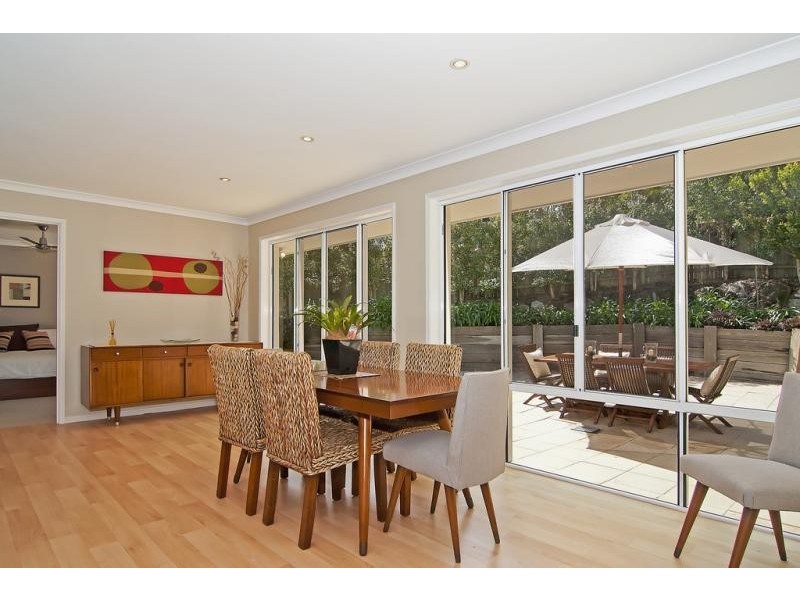 10 Flagship Ct, Castaways Beach QLD 4567