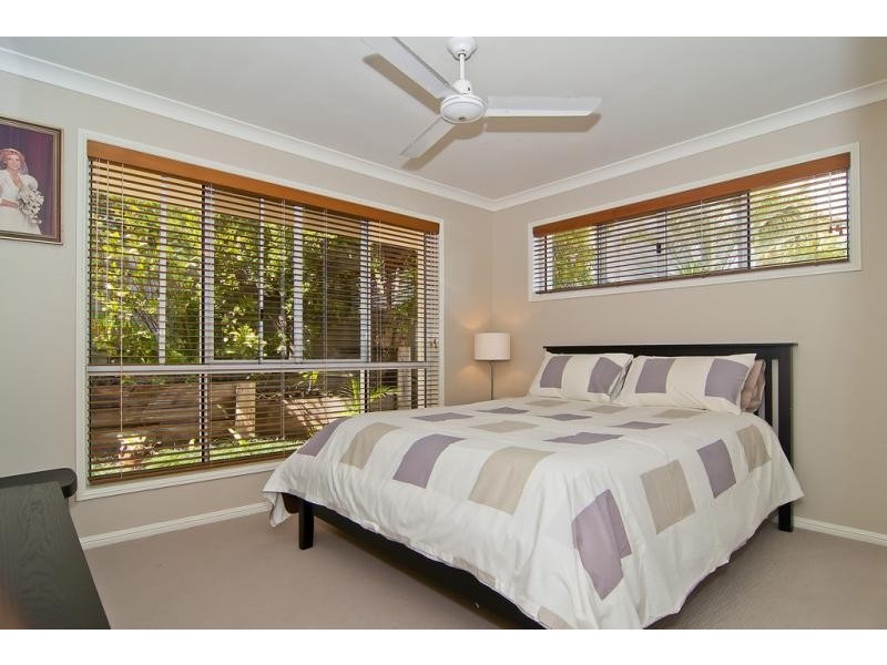 10 Flagship Ct, Castaways Beach QLD 4567